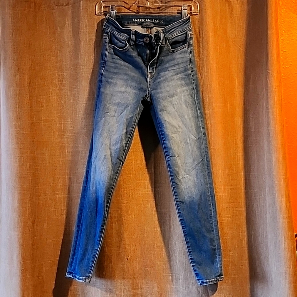 American Eagle Hi Rise Jean Jegging.  Ladies Size 2 Short.